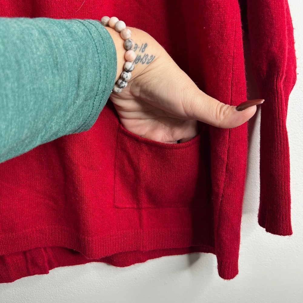 Neiman Marcus Cashmere Sweater Womens L Red Boxy Rainbow Accent Buttons Pockets - Picture 5 of 7
